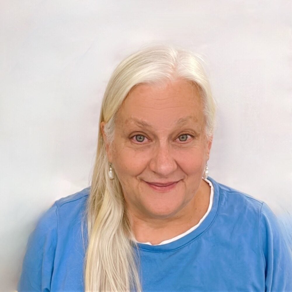 Lucy Foxworth headshot 6-23 (1)